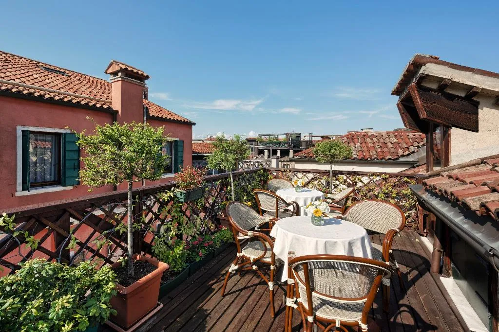 Terrace, Antica Locanda Al Gambero, Venice