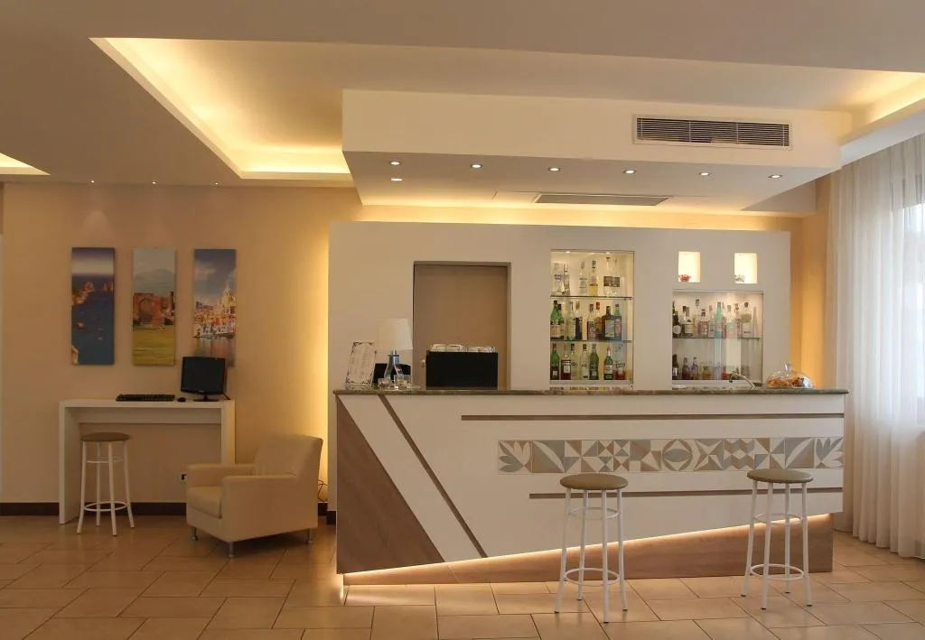 Bar, Leone, Naples