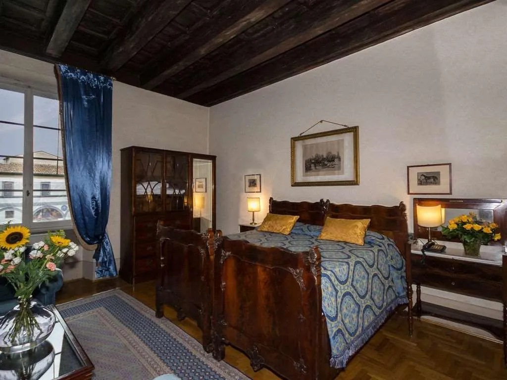 Room, Loggiato Dei Serviti, Florence