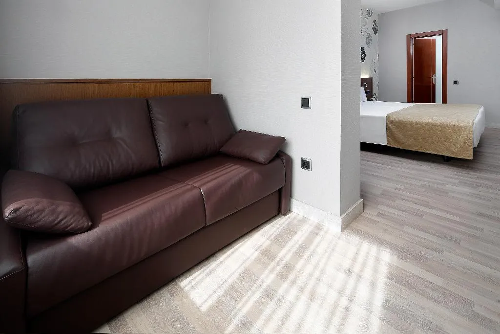 TRIPLE STANDARD Room, HCC Taber, Barcelona