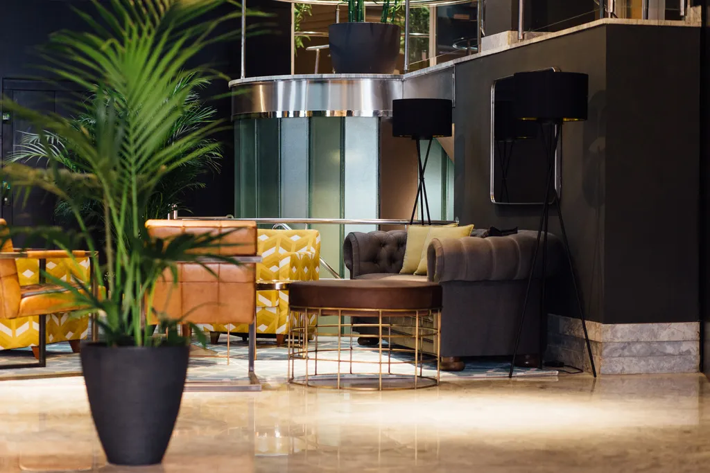 Lobby, Malcom and Barret, Valencia
