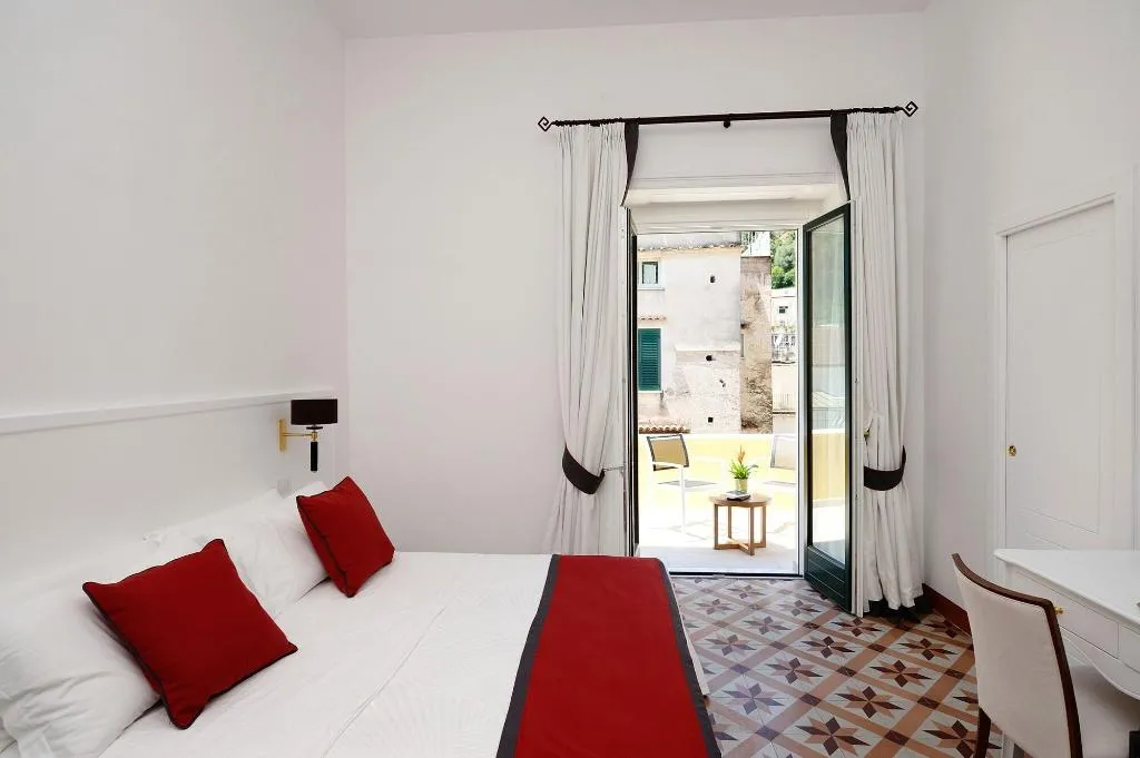 Room, Amalfi Luxury House, Naples