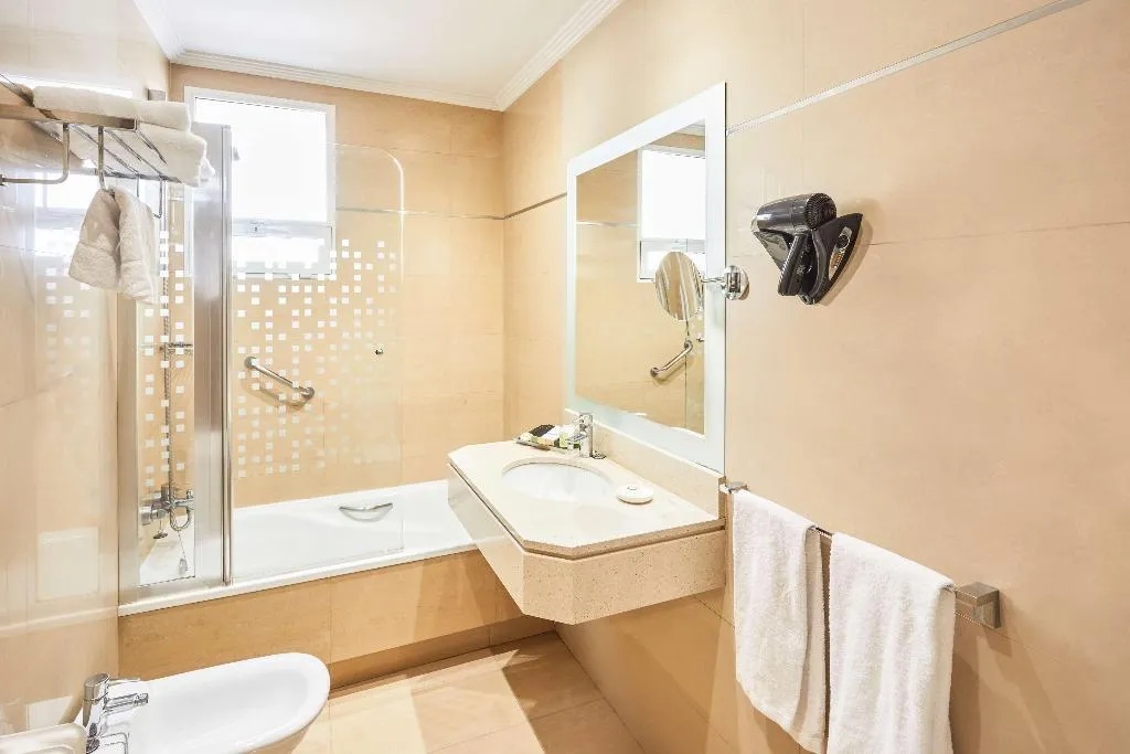 Room, Cason del Tormes, Madrid