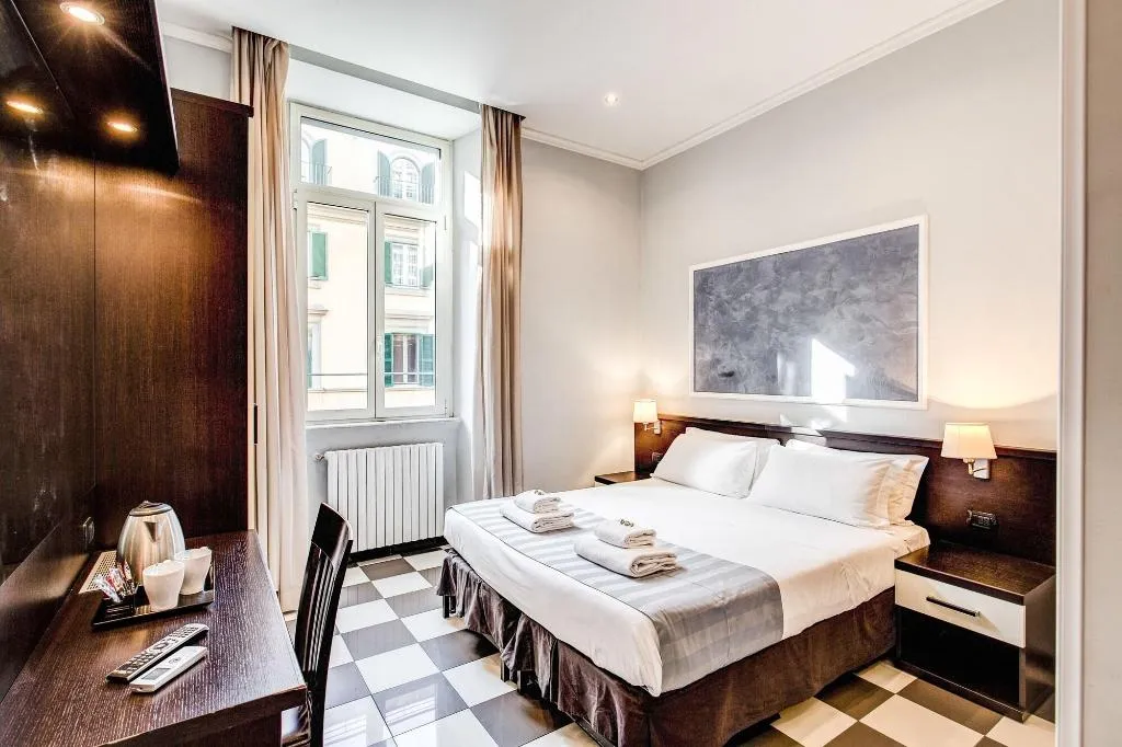Room, Roma Da Noi, Naples