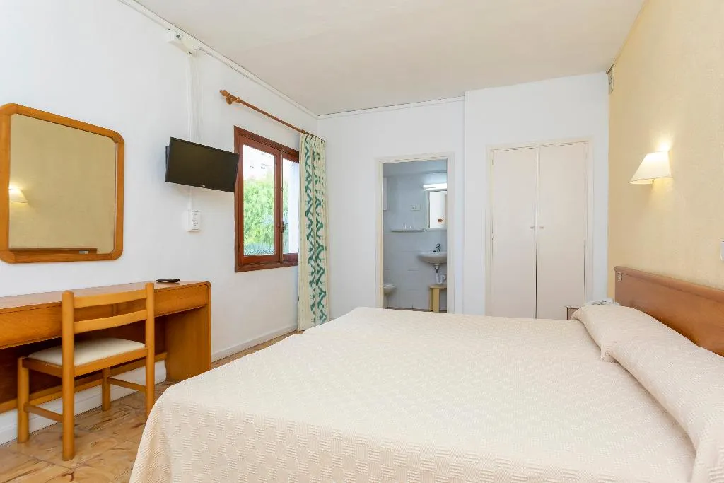 Double or Twin STANDARD Room, Figueretes, Ibiza
