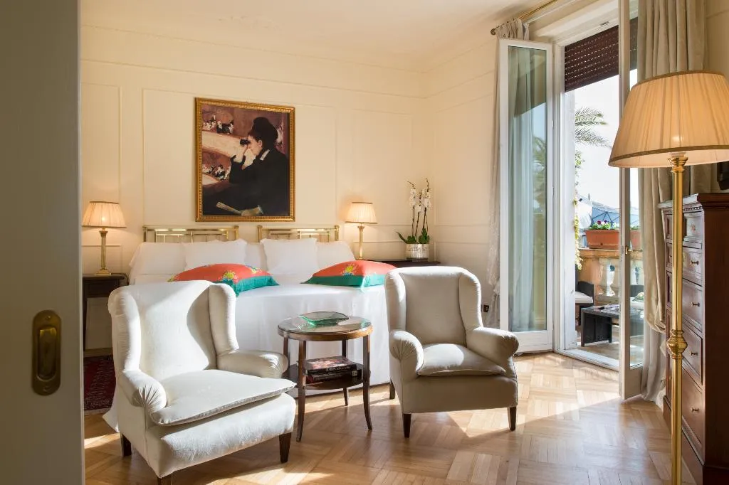 Double or Twin DELUXE WITH BALCONY Room, Grand Hotel Plaza, Rome