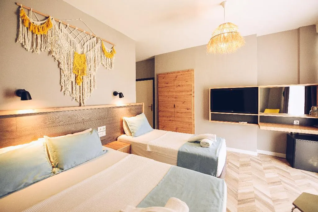 TRIPLE SIDE SEA VIEW Room, Royal City Hotel, Antalya