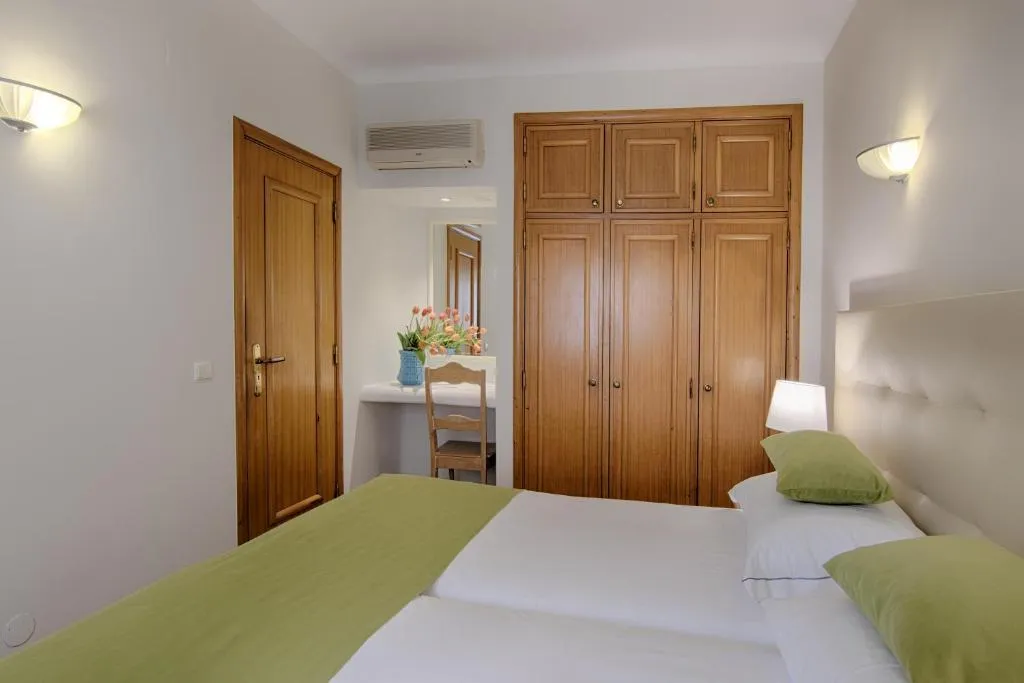 APARTMENT ONE BEDROOM Room, Luna Miramar Club, Algarve