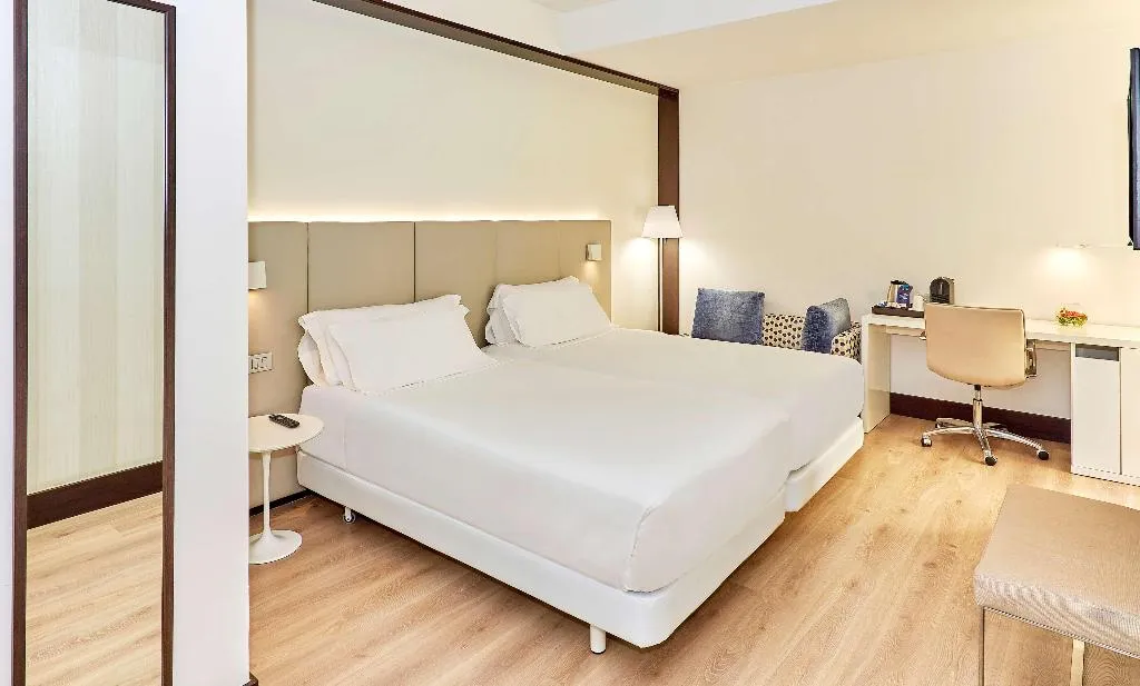 DOUBLE SUPERIOR Room, NH Madrid Lagasca, Madrid