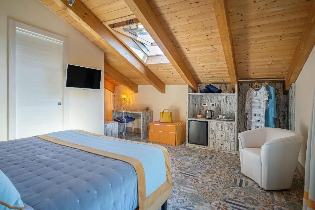 Room, Don Giulio Luxury Rooms, Naples