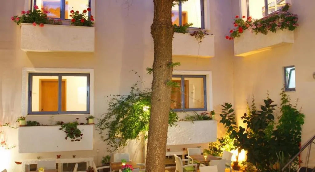 Room, Sofia, Crete