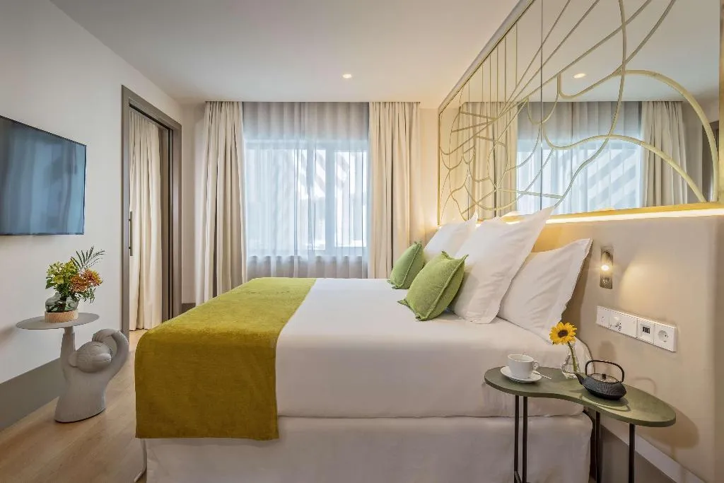 SUITE STANDARD Room, Barceló Torre de Madrid, Madrid