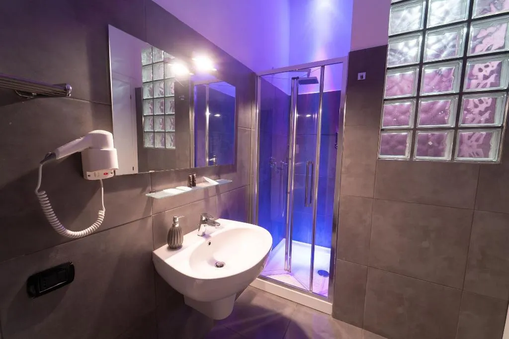 Room, Royal Art House H Duomo (Albergo diffuso), Naples