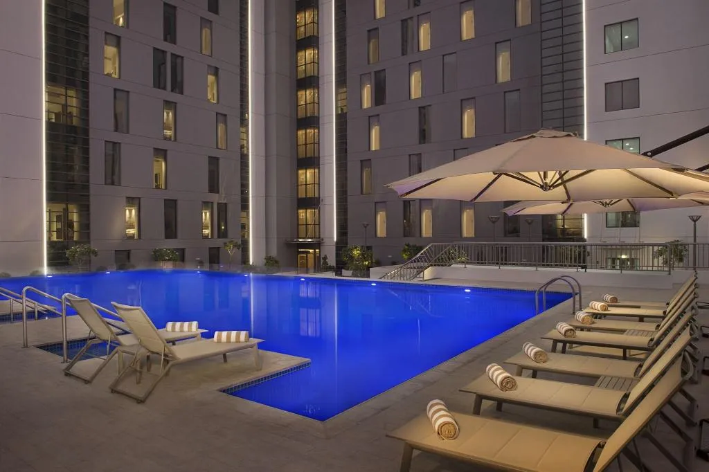 Pool, Hampton by Hilton Dubai Airport, Dubai