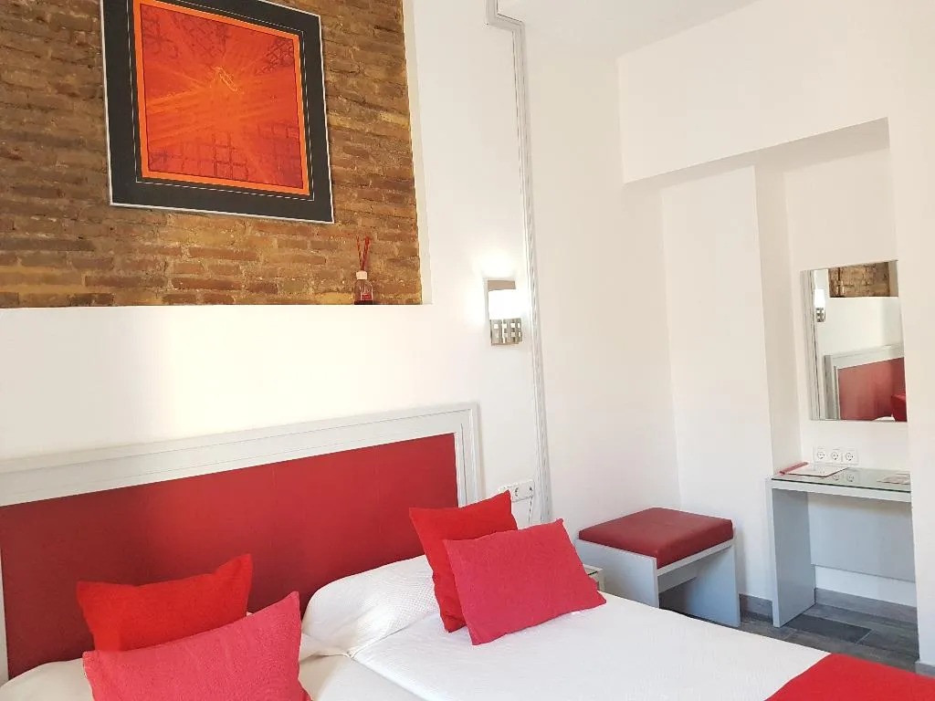 Double or Twin SUPERIOR Room, Hotel y Apartamentos Doña Lola, Seville