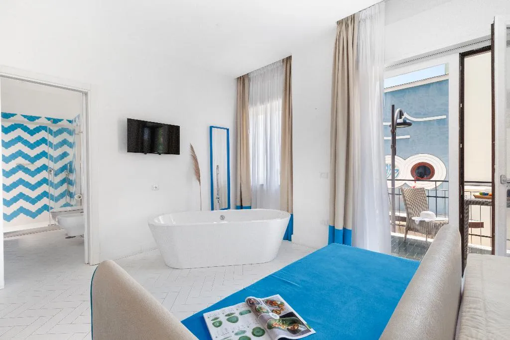 Room DELUXE PREMIER Room, Alimuri Bay Resort, Naples