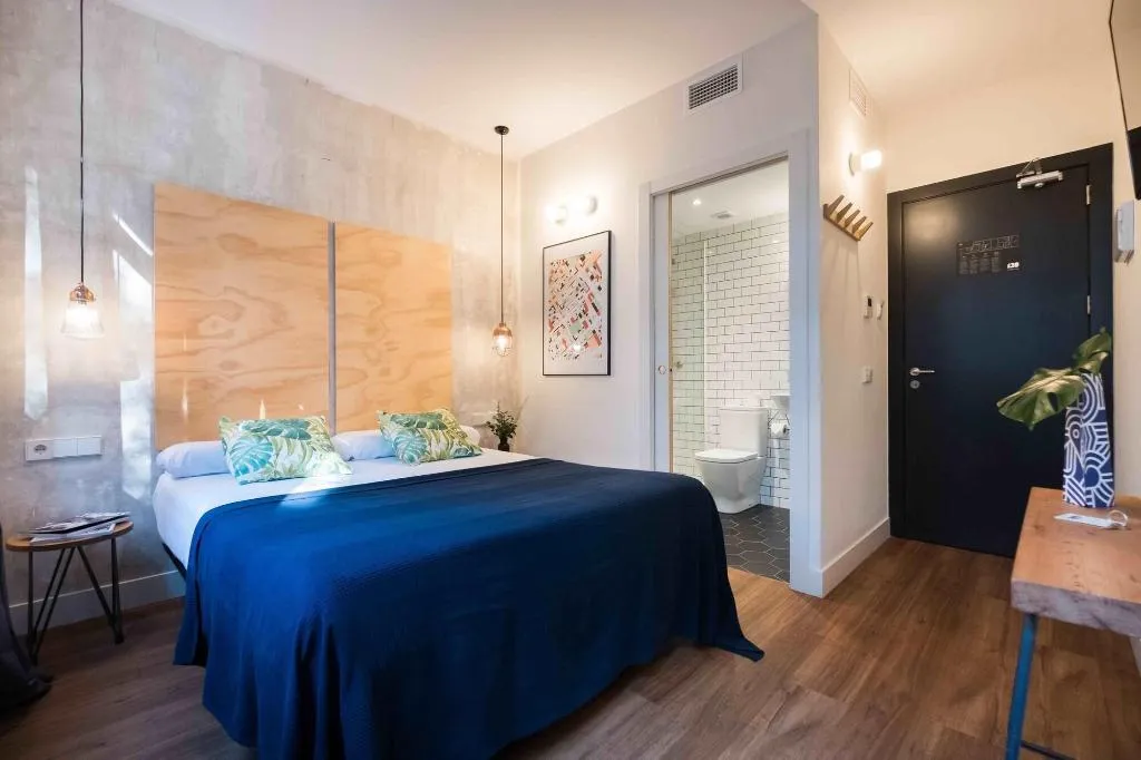 Room, Magatzem 128, Barcelona