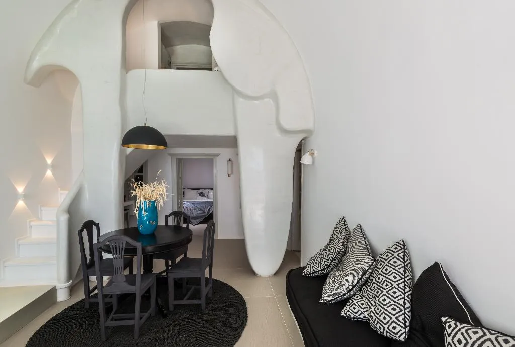 SUITE GRAND Room, Nefeles Luxury Suites, Santorini