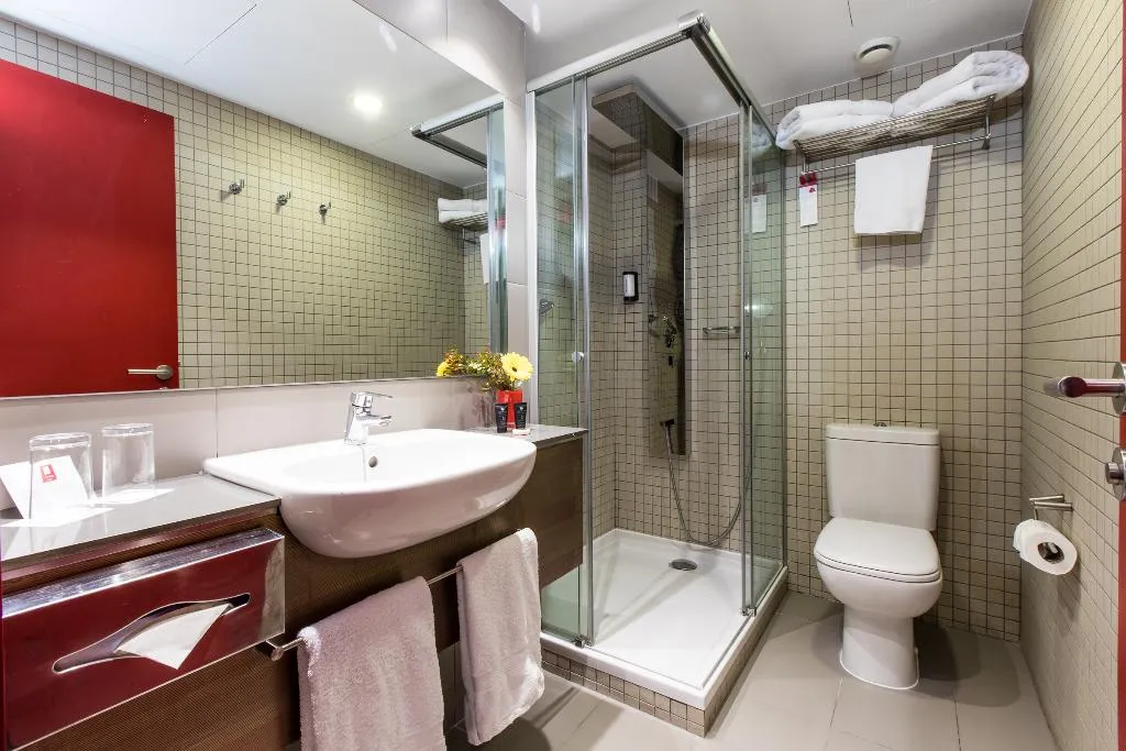 SINGLE STANDARD Room, Leonardo Boutique Hotel Barcelona Sagrada Familia, Barcelona