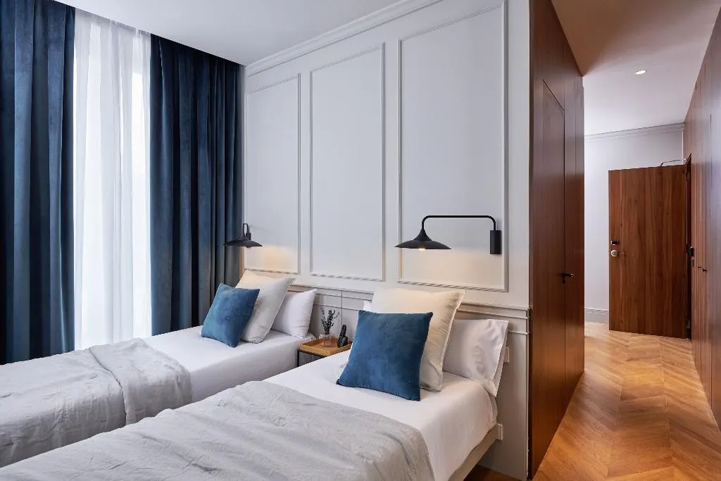 TRIPLE STANDARD Room, Room Mate Collection Helen Berger, Valencia