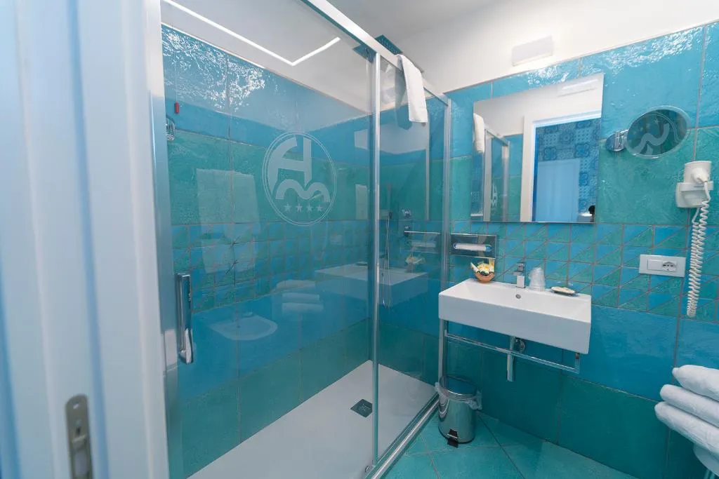 TRIPLE SUPERIOR Room, Hotel Miramare, Naples
