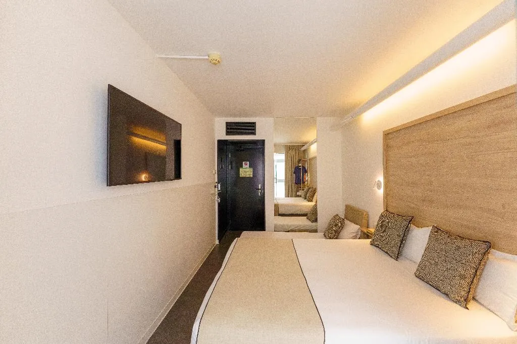 TRIPLE CAPACITY 2 Room, Casa Lit Barcelona, Barcelona