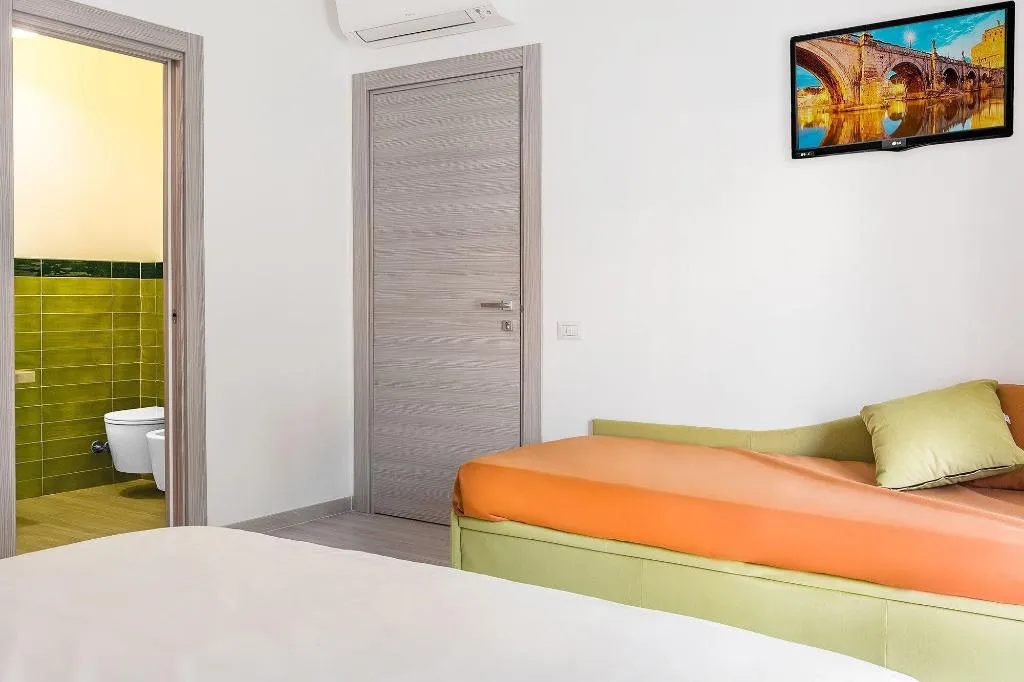 Room, B&B Jonio Roma, Rome