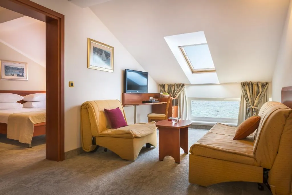 JUNIOR SUITE SIDE SEA VIEW Room, Sunny Baška Residence (ex Zvonimir), Split