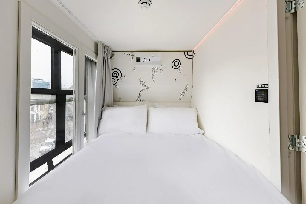 Room, Mr. Monkey Amsterdam, Amsterdam