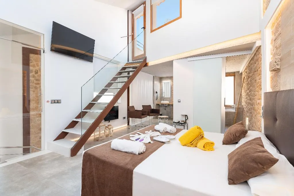 SUITE WITH PRIVATE POOL Room, Can Simo Turismo de Interior, Majorca