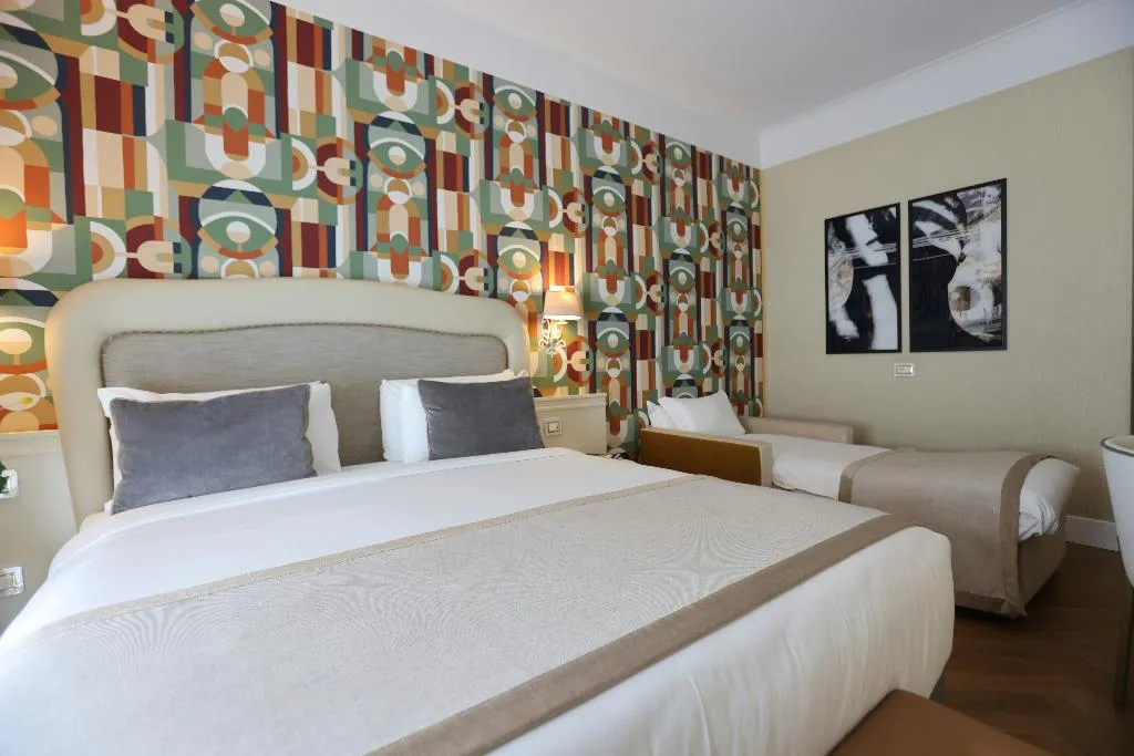 FAMILY ROOM CAPACITY 3 Room, Leonardo Boutique Hotel Rome Monti, Rome