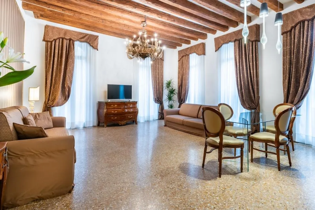 APARTMENT DELUXE CAPACITY 4 Room, San Teodoro Palace  - Luxury Apartments, Venice