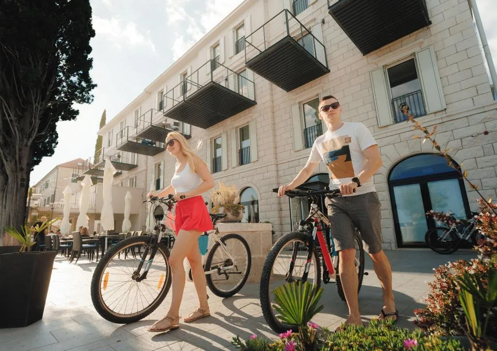 Sports and Entertainment, Stacija, Split