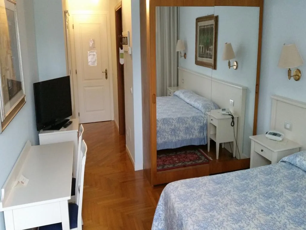 Double or Twin STANDARD Room, Royal Hotel, Milan