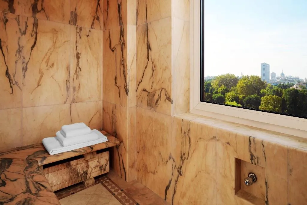 SUITE EXECUTIVE KING BED Room, The Westin Palace Milan, Milan