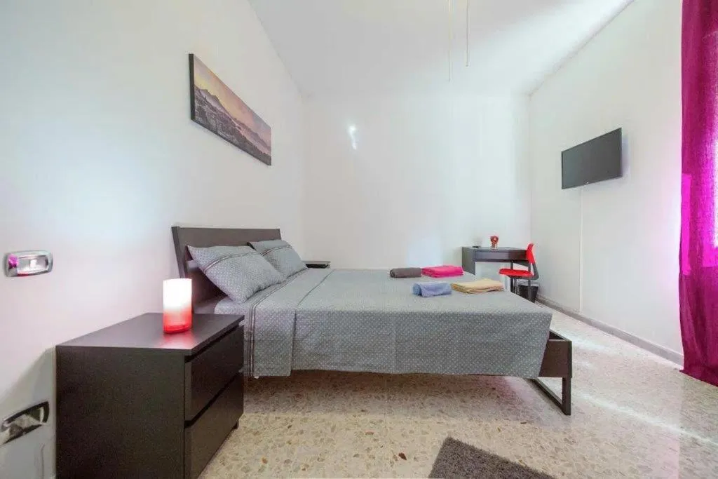 Room, Bed And Breakfast Alexander, Naples