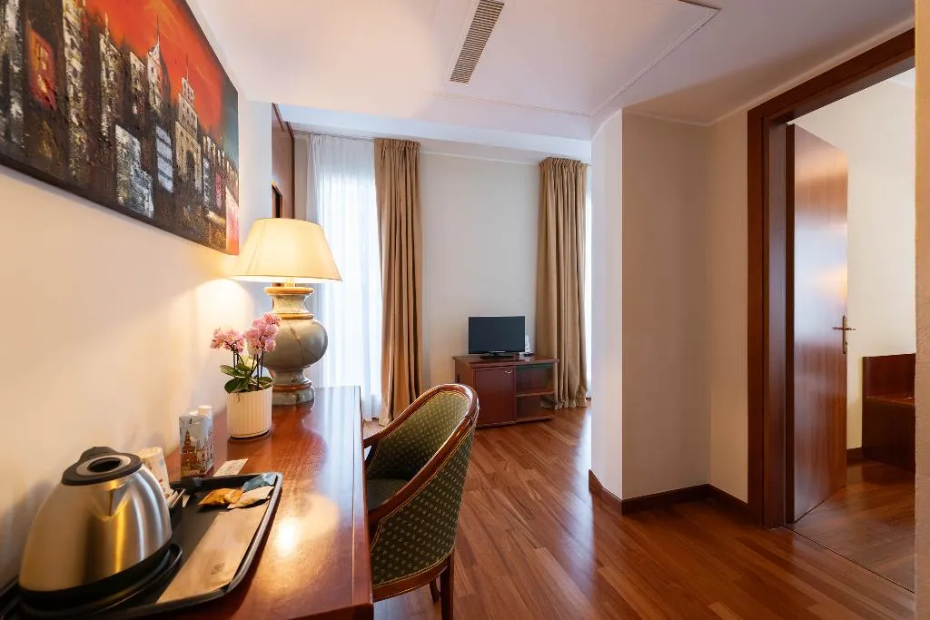DOUBLE STANDARD Room, Hotel Raffaello, Milan