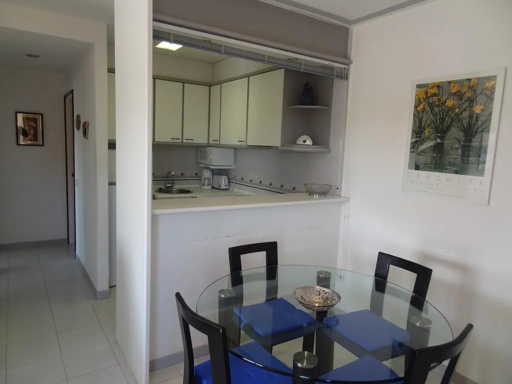 APARTMENT CAPACITY 6 TWO BEDROOMS Room, Blaumar 2D, Costa Brava
