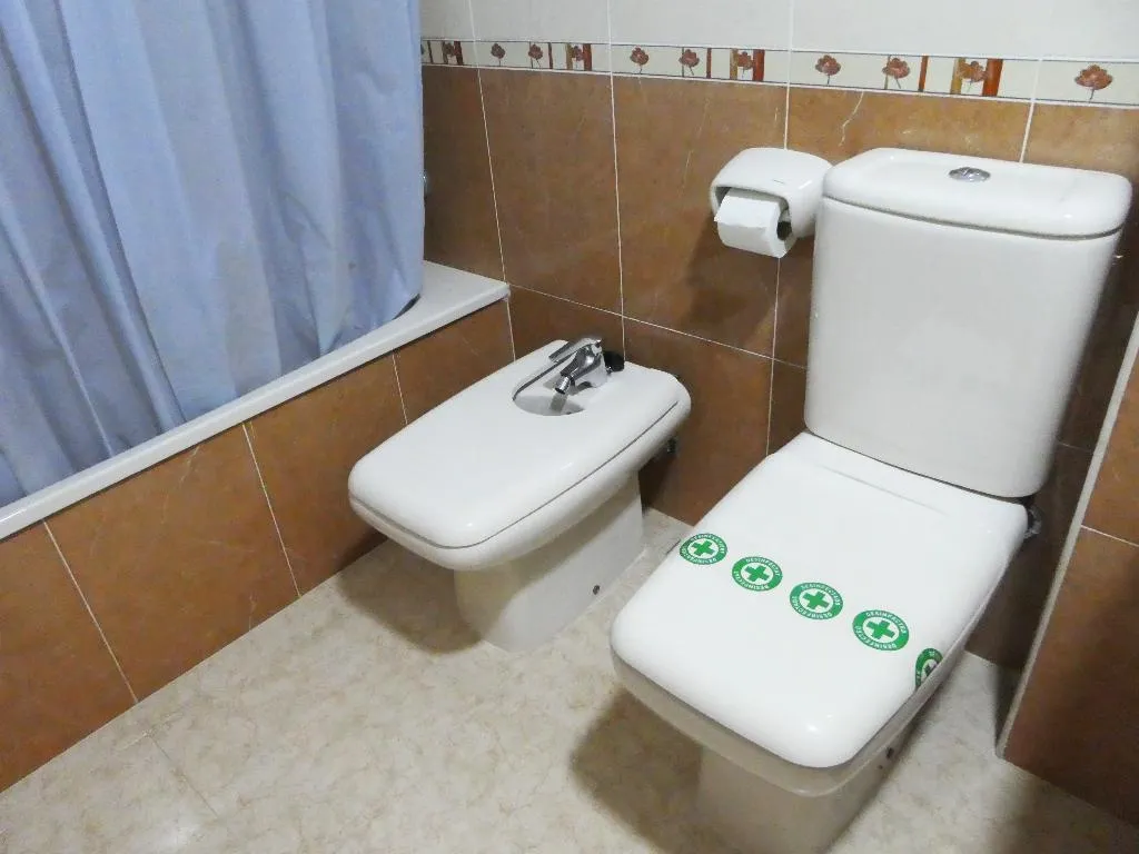 APARTMENT CAPACITY 8 THREE BEDROOMS Room, Apartamentos Tavernes Gandia 3000, Valencia