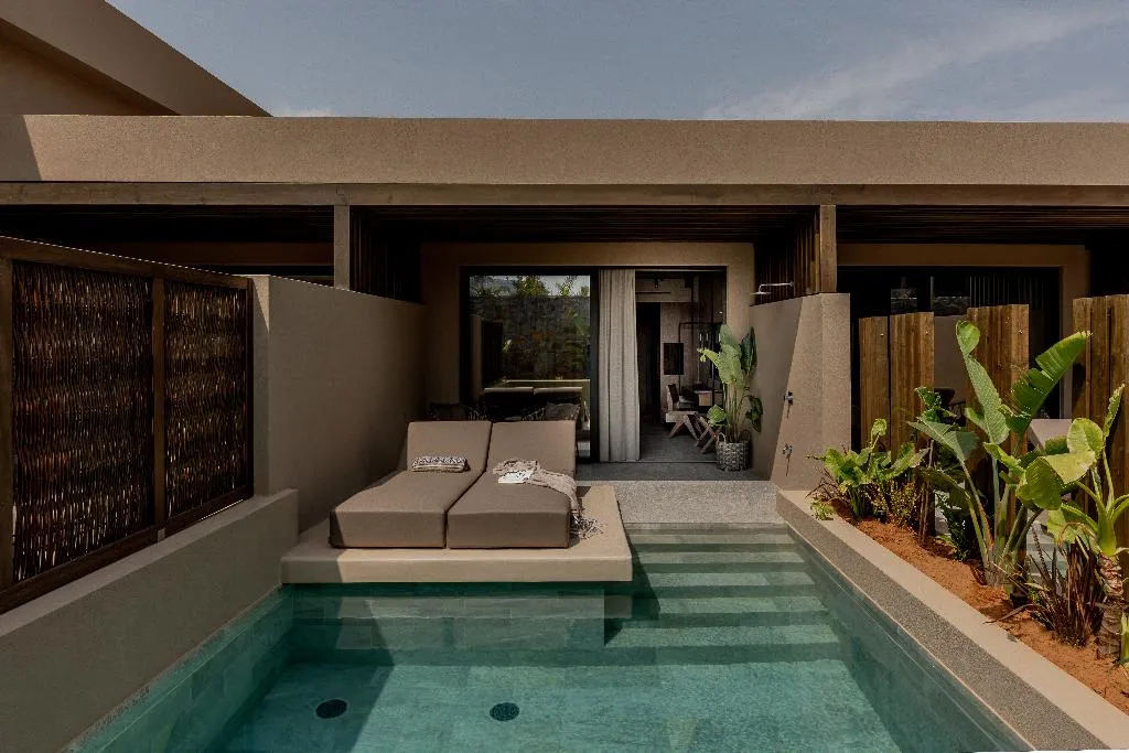 SUITE WITH PRIVATE POOL Room, Pnoe Breathing Life, Crete