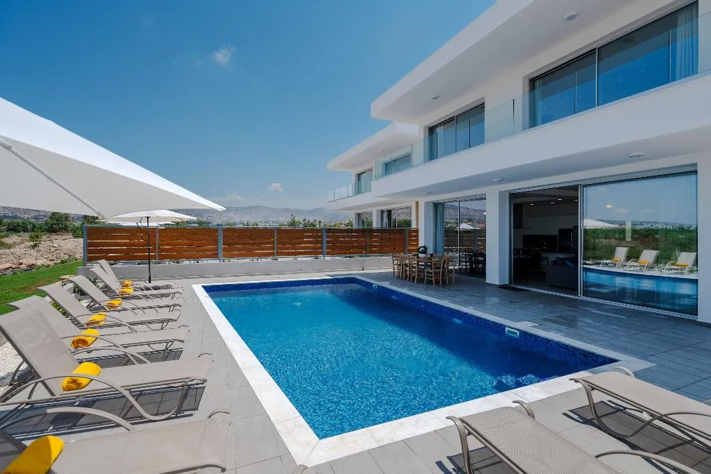 VILLA FIVE BEDROOMS WITH PRIVATE POOL Room, Sea Point Villas, Cyprus