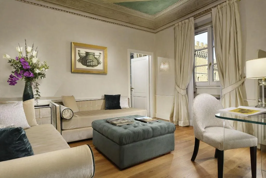 SUITE EXECUTIVE KING BED Room, San Firenze Suites And Spa, Florence