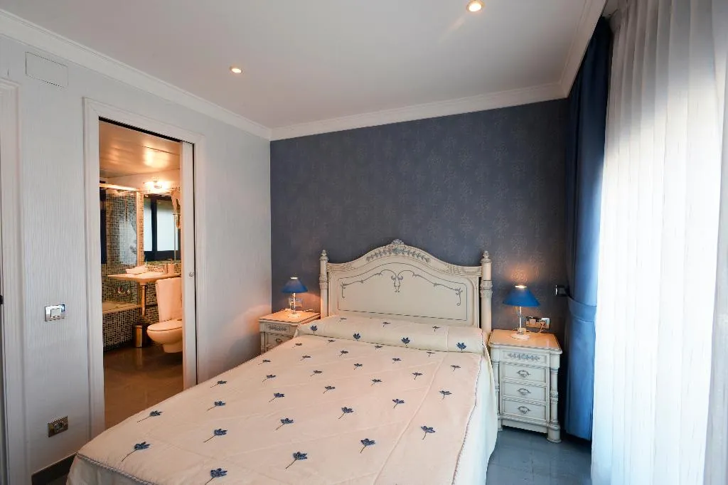 APARTMENT SUPERIOR CAPACITY 4 Room, Masd Mediterraneo, Barcelona