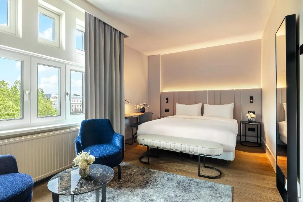 DOUBLE SUPERIOR WITH VIEWS Room, NH Amsterdam Leidseplein, Amsterdam