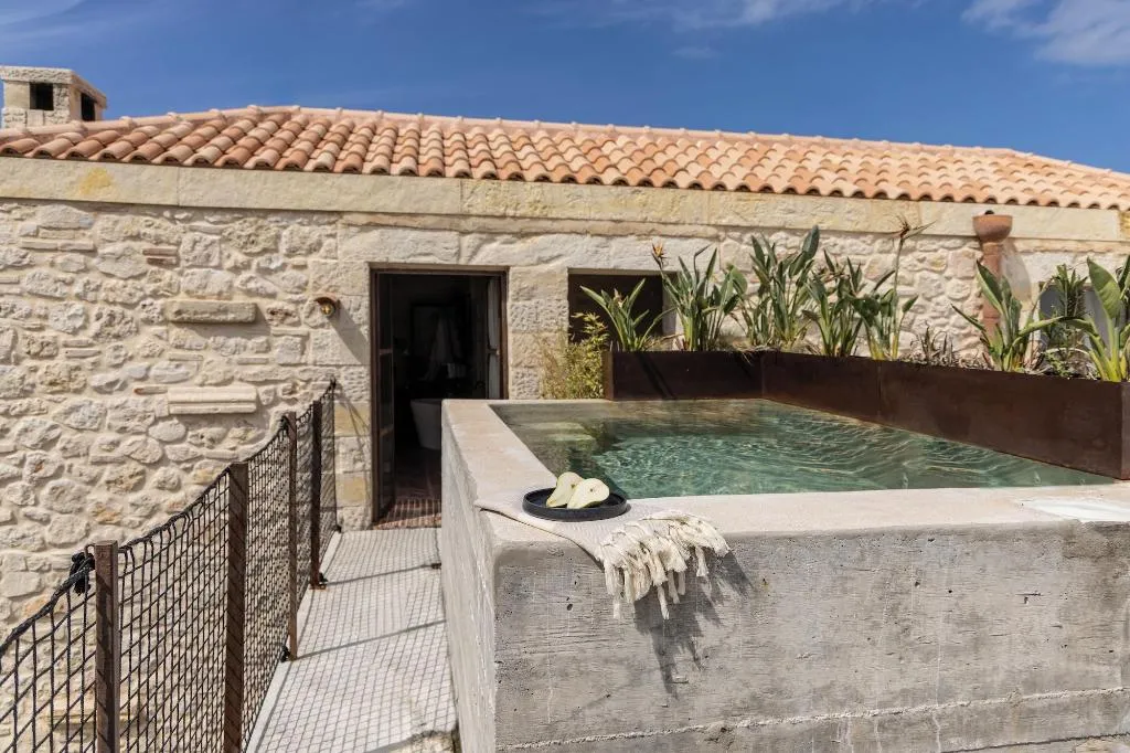 Room, Amalen Suites, Crete