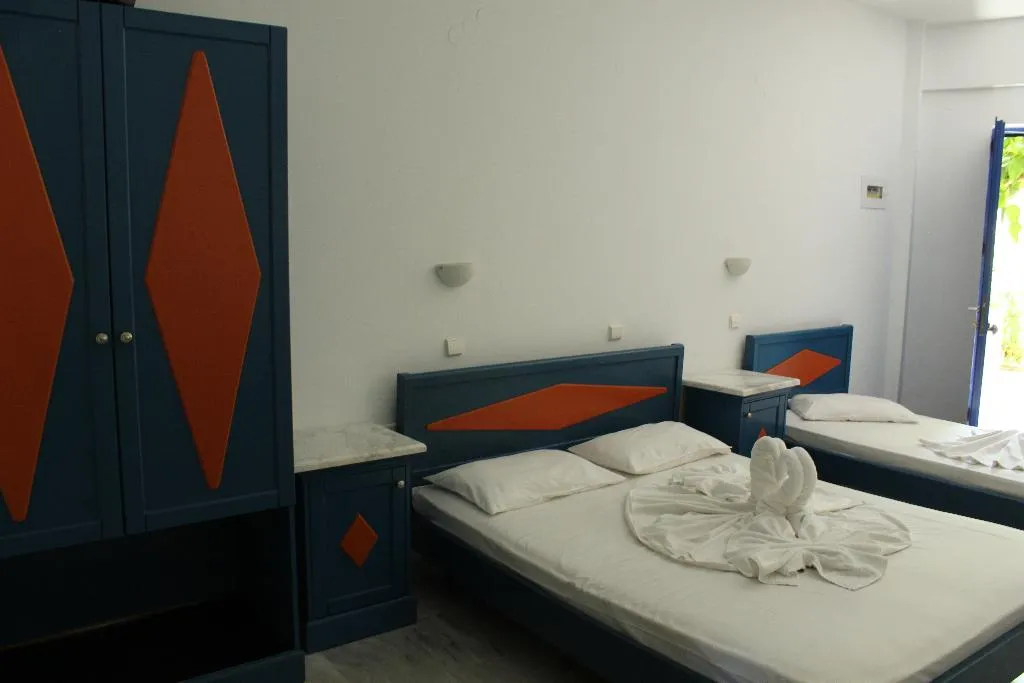 STUDIO CAPACITY 3 Room, Leonidas Studios & Apartments, Crete