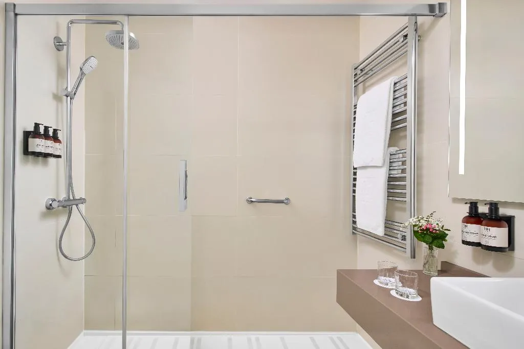 DOUBLE SUPERIOR Room, NH Madrid Atocha, Madrid