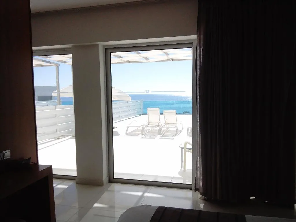 SUITE WITH TERRACE Room, King Evelthon Beach Hotel & Resort, Cyprus