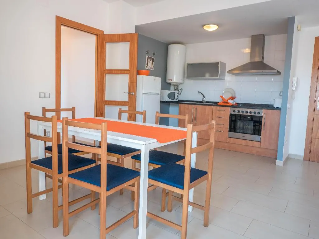 APARTMENT CAPACITY 6 TWO BEDROOMS Room, Apartaments AR Espronceda, Costa Brava