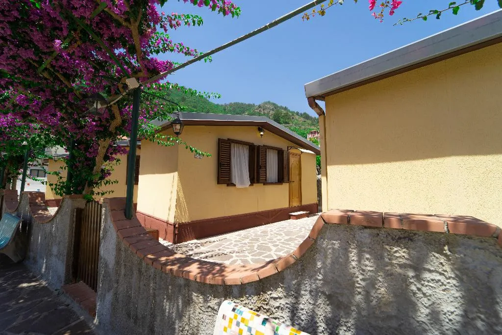 BUNGALOW STANDARD Room, Casa Vacanza San Pietro, Naples